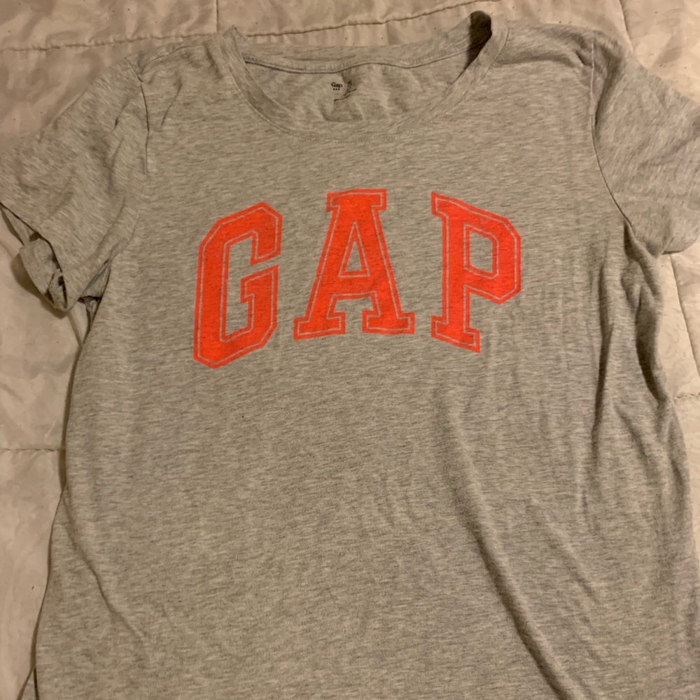 Gap T-shirt